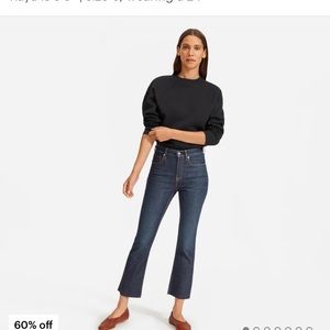 Everlane kick crop flare dark wash 28. 98% cotton.